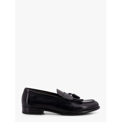 Leather loafer with iconic tassels