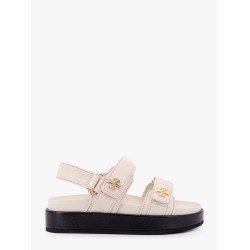 Leather sandals with metal monogram
