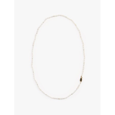 Metal necklace with pearls
