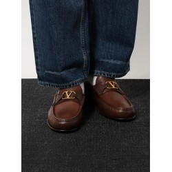 Vlogo leather loafer