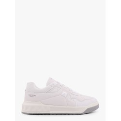 One-stud low-top valentino garavani leather sneakers