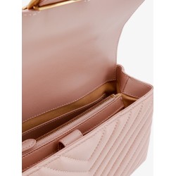 Love lady matelassé leather handbag with love birds buckle