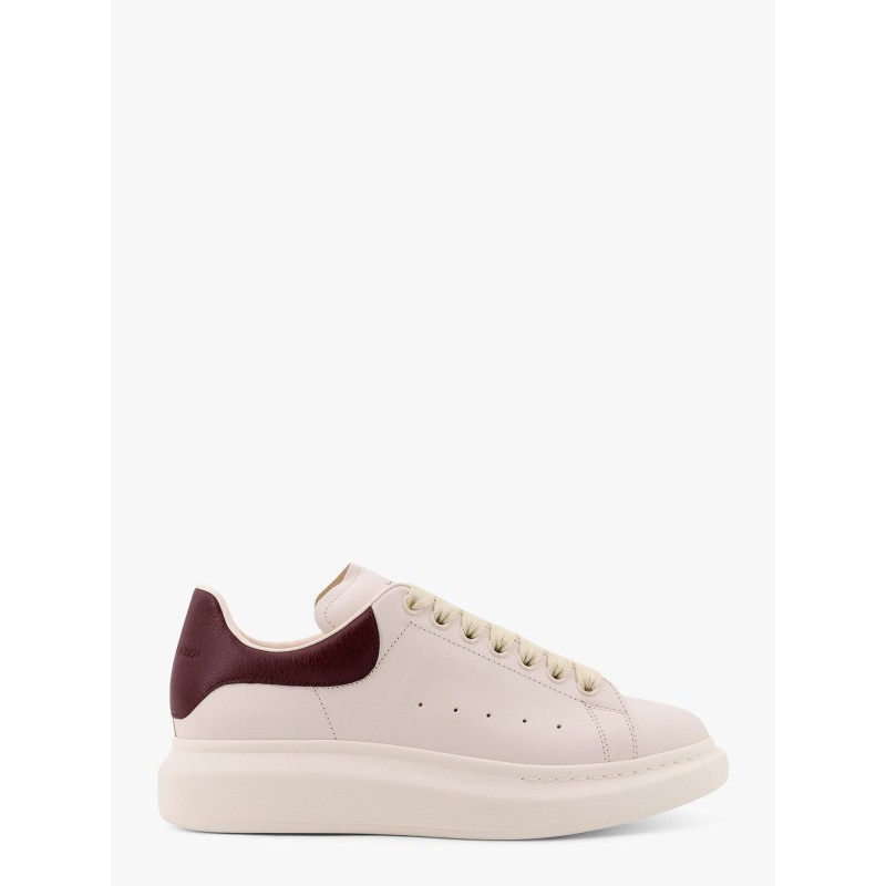 Oversize leather sneakers with back contrasting patch