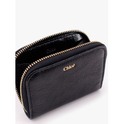 Leather wallet with frontal logo