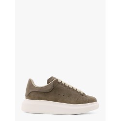 Oversized suede sneakers with engraved logo on the front