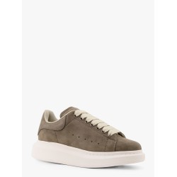 Oversized suede sneakers with engraved logo on the front