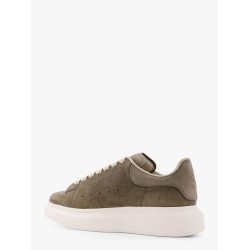 Oversized suede sneakers with engraved logo on the front