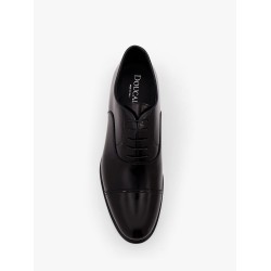 Lace-up leather shoe