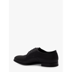 Lace-up patent leather shoe
