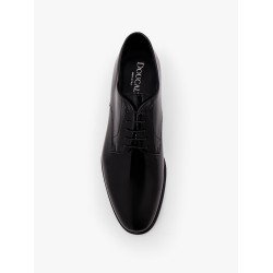 Lace-up patent leather shoe
