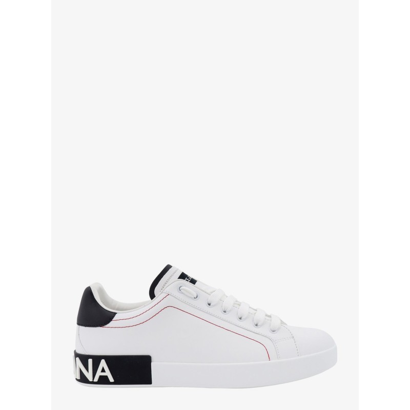 Leather sneakers with contrasting stitching