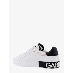 Leather sneakers with contrasting stitching