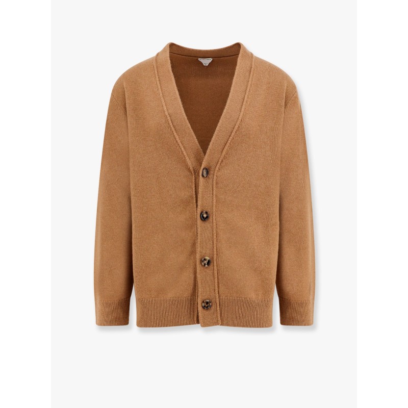 Cashmere cardigan with intrecciato iconic motif leather  details