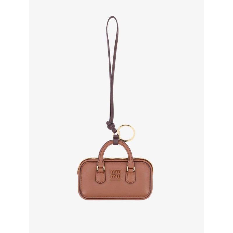 Arcadie leather trick for bags