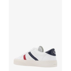 Low-top leather sneakers