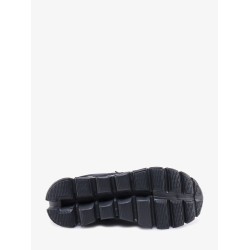 Nylon sneakersus reference sizes