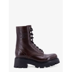 Leather boots with engraved logo