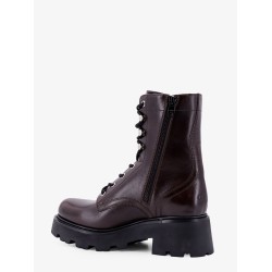 Leather boots with engraved logo