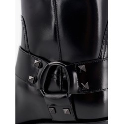 Biker leather boots with iconic studs