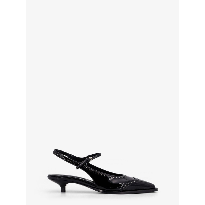 Patent leather décolleté