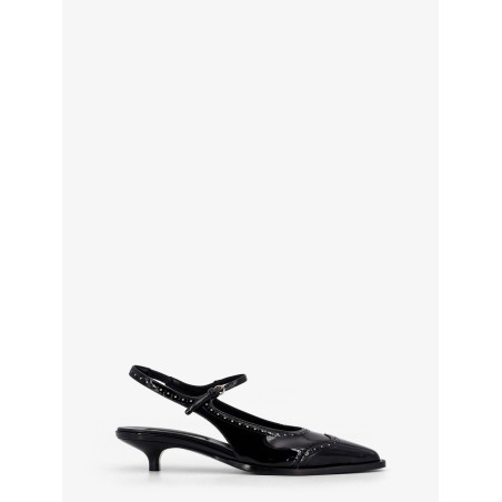 Patent leather décolleté