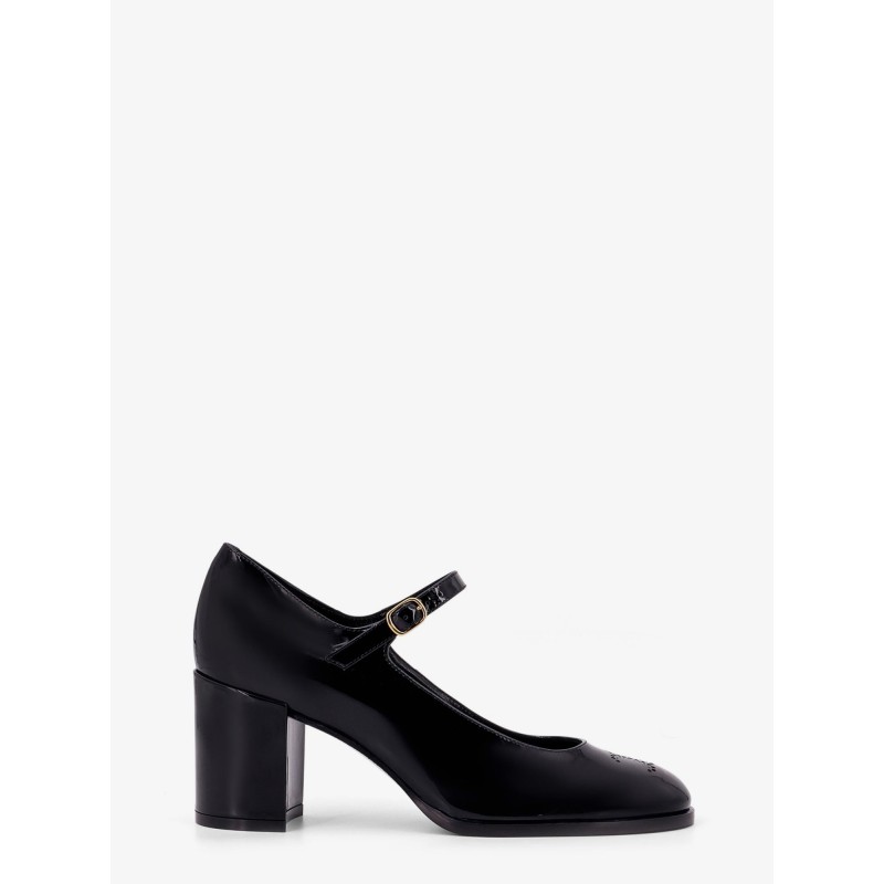 Patent leather décolleté