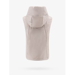 The cube sleeveless jacket with cameluxe padding