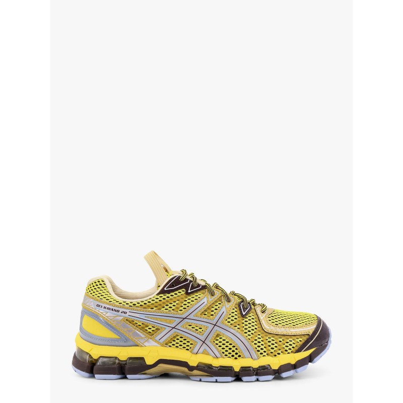 Mesh sneakers with contrasting inserts