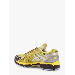 Mesh sneakers with contrasting inserts