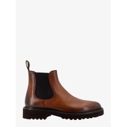 Leather boots with rubber sole