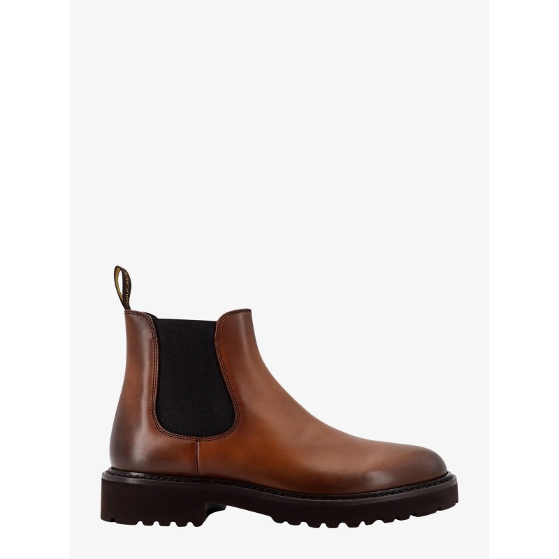 Leather boots with rubber sole