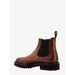 Leather boots with rubber sole
