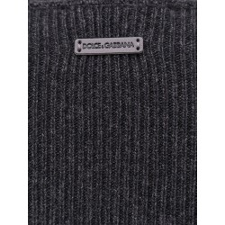 Ribbed sweater with 2009-10 label