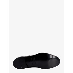 Patent leather lace-up shoe