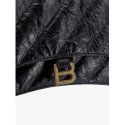 Matelassé leather shoulder bag with frontal monogram