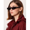 Acetate sunglasses with engraved logo on the side