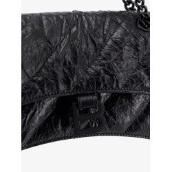 Matelassé leather shoulder bag with frontal monogram