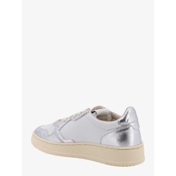 Leather sneakers with laminated profiles