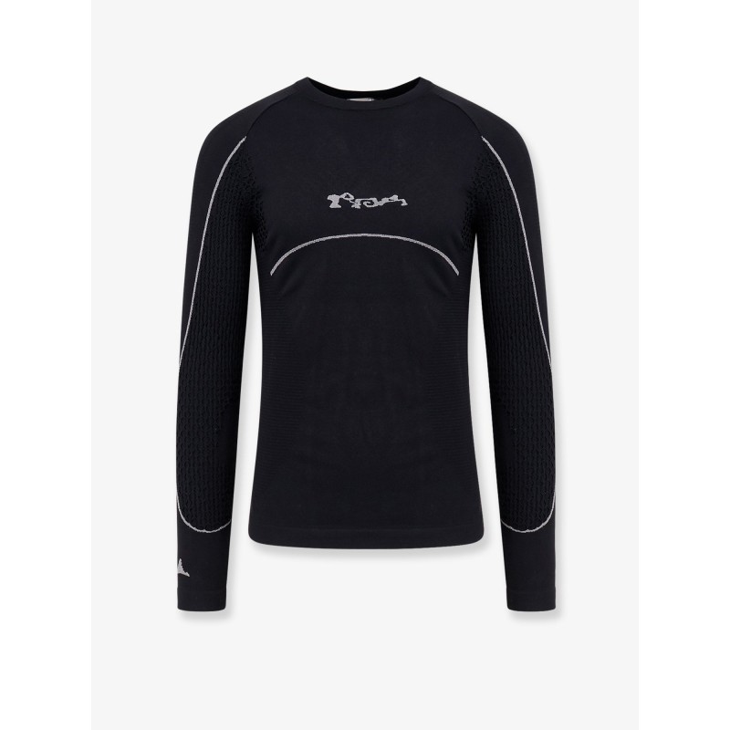 Seamless stretch fabric t-shirt