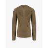 Seamless stretch fabric t-shirt