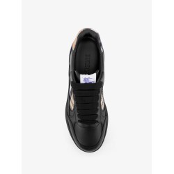 Leather sneakers with Traditional Check inserts