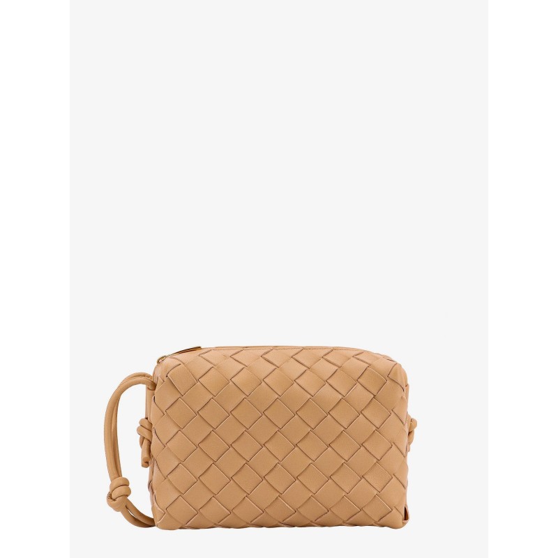 Leather shoulder bag with intrecciato motif