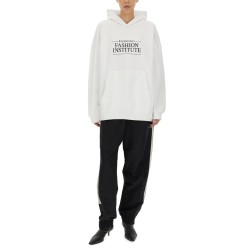 FASHION INSTITUTE LARGE FIT SWEATSHIRT
