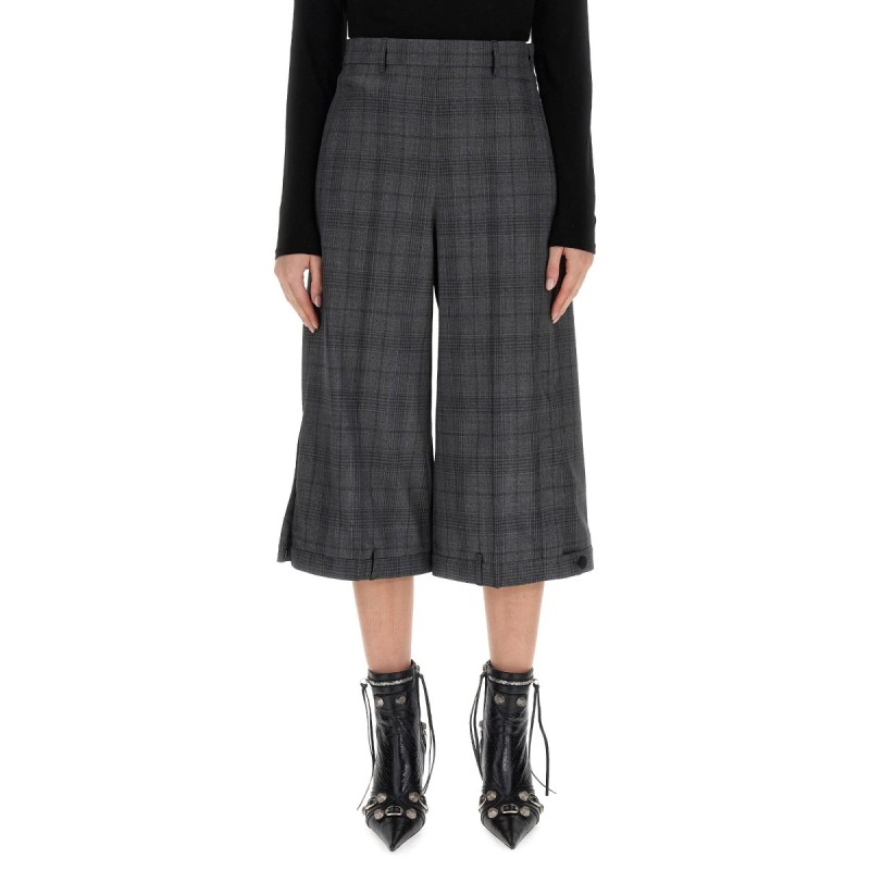 DECONSTRUCTED SHORTS