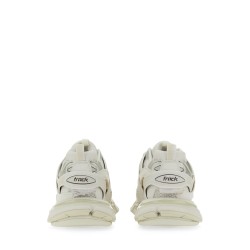 SNEAKER TRACK