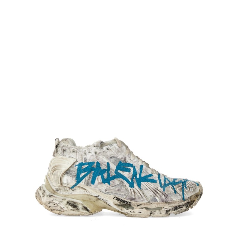 SNEAKER RUNNER