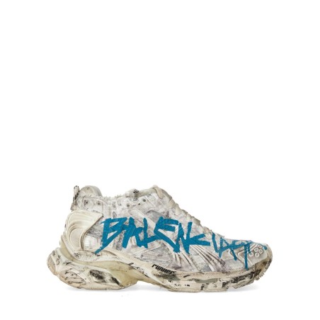 SNEAKER RUNNER