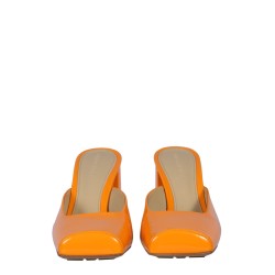 PATENT LEATHER SABOT