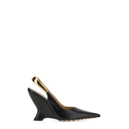 POINTED SLINGBACK PUMPS
