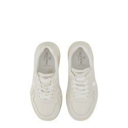 "LOW-TOP ONE STUD" SNEAKER